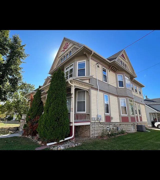 821 N Oneida St