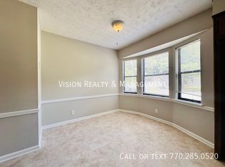 850 Sheppard Cv, Stone Mountain, GA 30083
