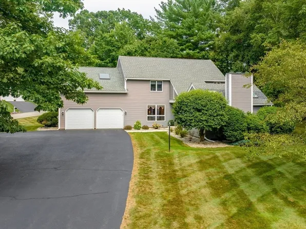 146 Millbrook Dr, East Longmeadow, MA 01028