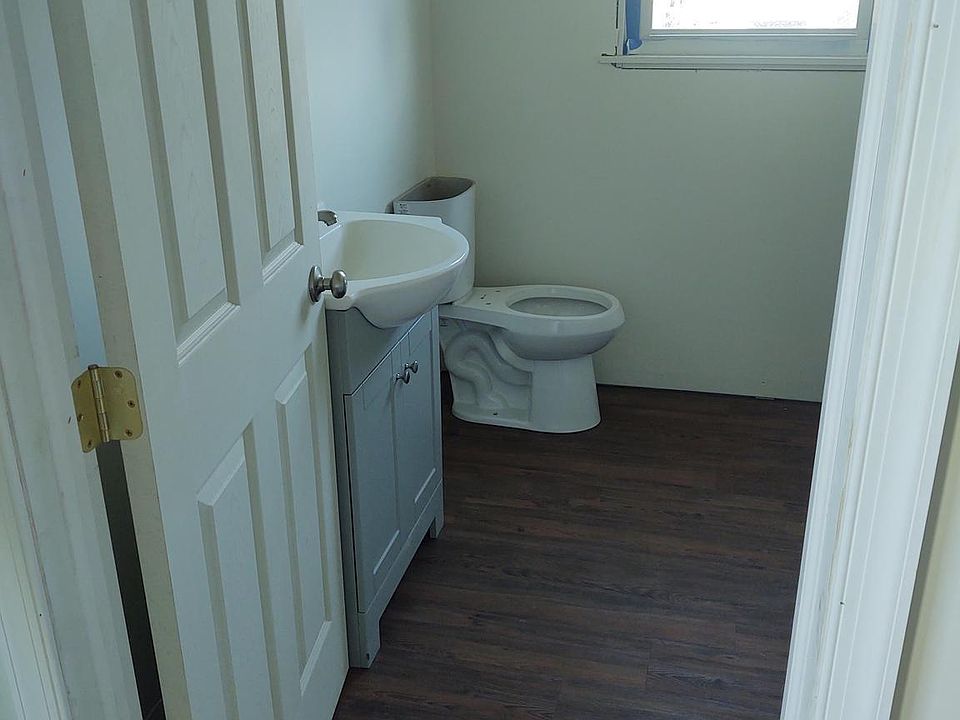 2nd image of 35 East Ave #3