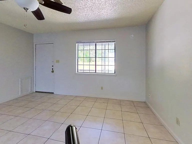 1015 W Martin Luther King Dr #C — Photo 9