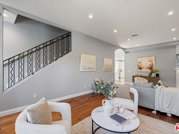 4th image of 11763 Iowa Ave #1