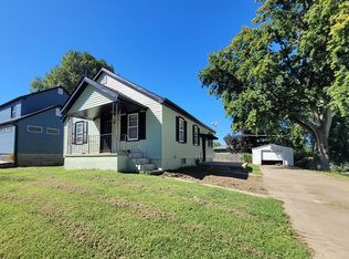 813 E Main St, Knoxville, IA 50138