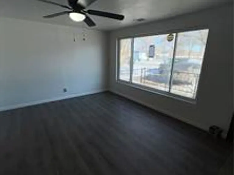 2116 Doris Ave — Photo 2