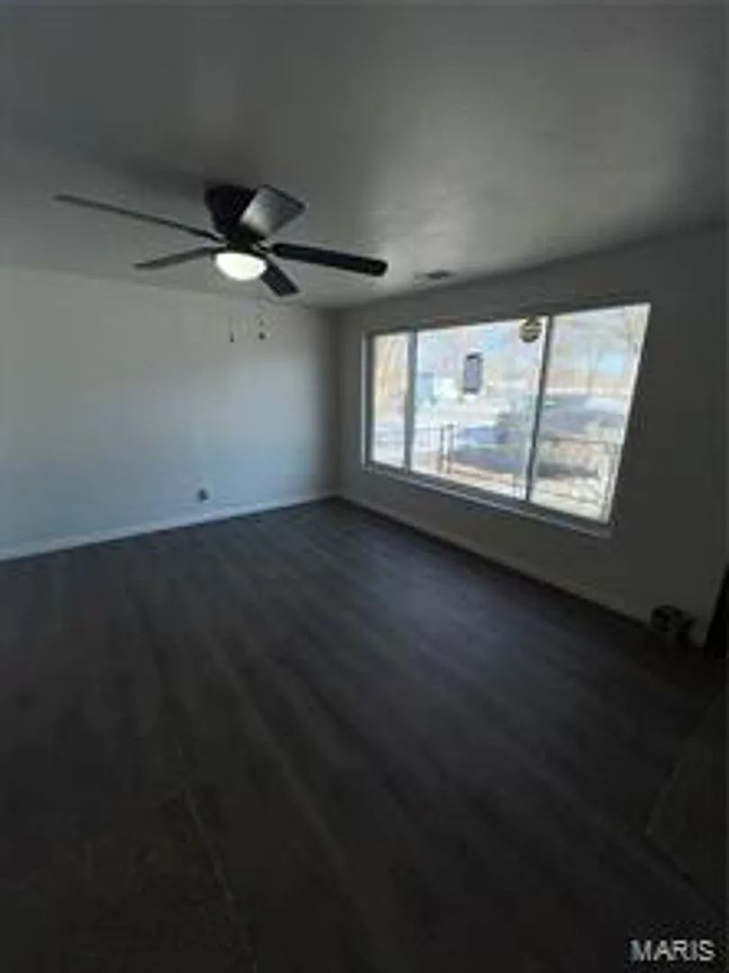Building Photo - 2116 Doris Ave