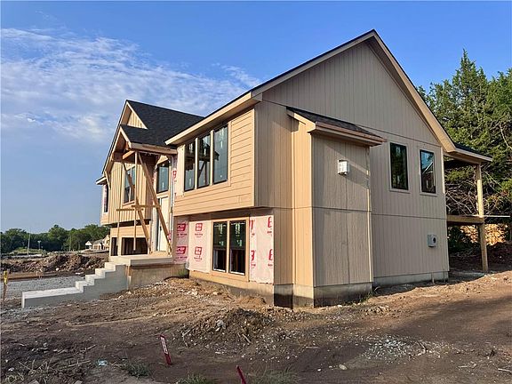 3rd image of 8663 Eagle Creek Dr