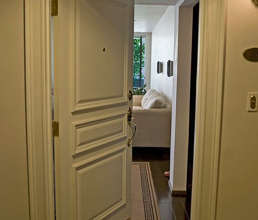 3rd image of 2301 S Beverly Glen Blvd Unit 302
