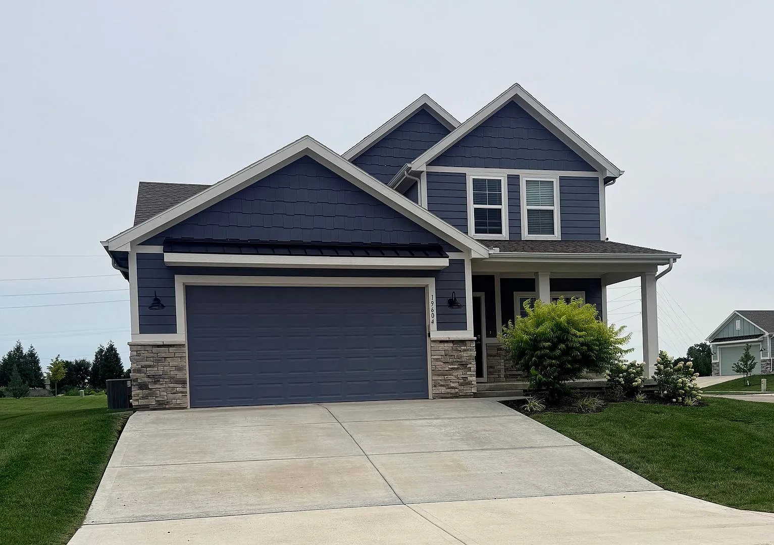 Gorgeous 4 Bedroom in Spring Hill! — Photo 1