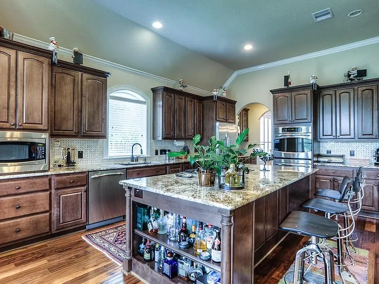 154 W Hullwood Ct — Photo 20