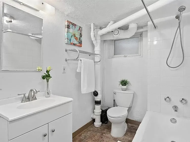 1325 N Monroe St #B — Photo 6