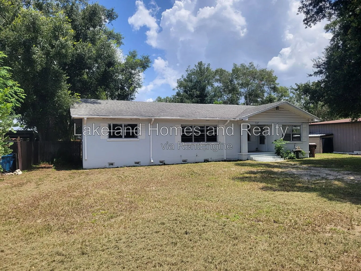 3 bed, 1.0 bath, 1335 sqft, $1,695 — Photo 2