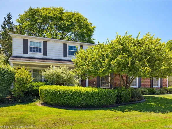 89 Maclynn Dr, Troy, MI 48098