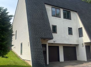 167 High Top Cir W UNIT 167, Hamden, CT 06514
