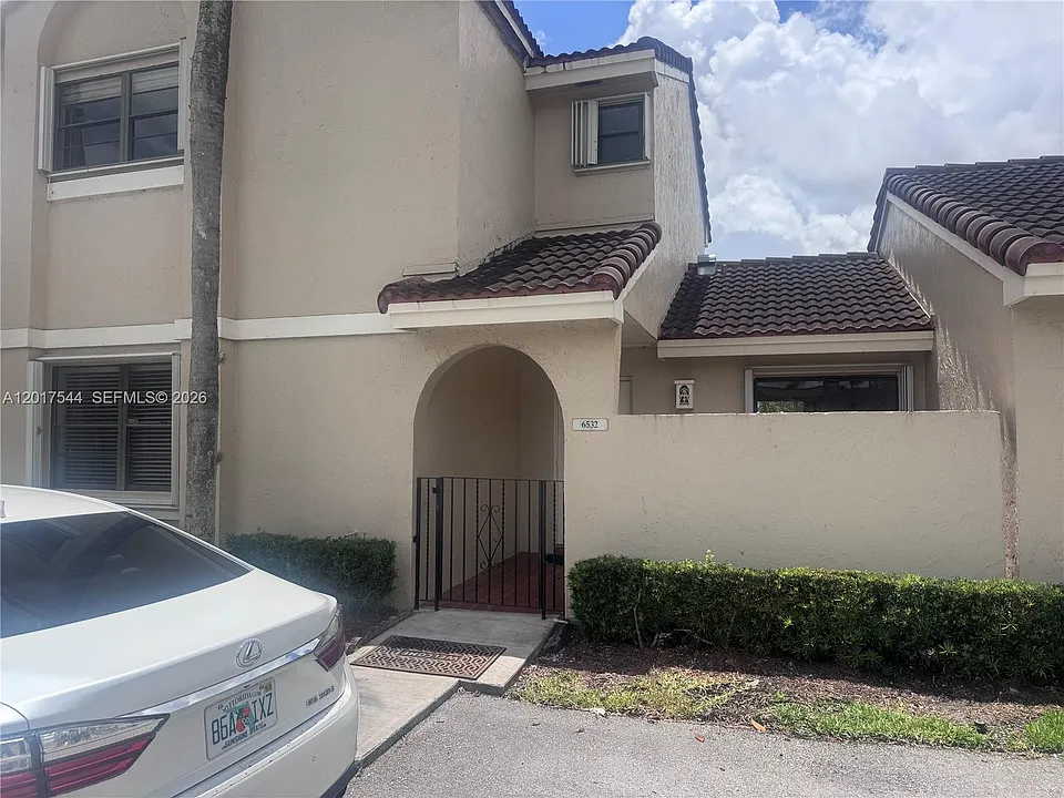 6532 NW 170th Ter