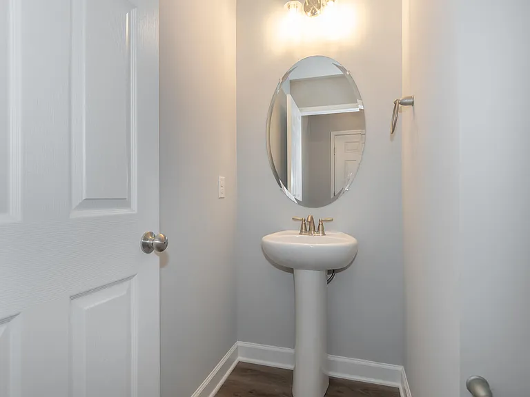 504 Wheatley Dr — Photo 8