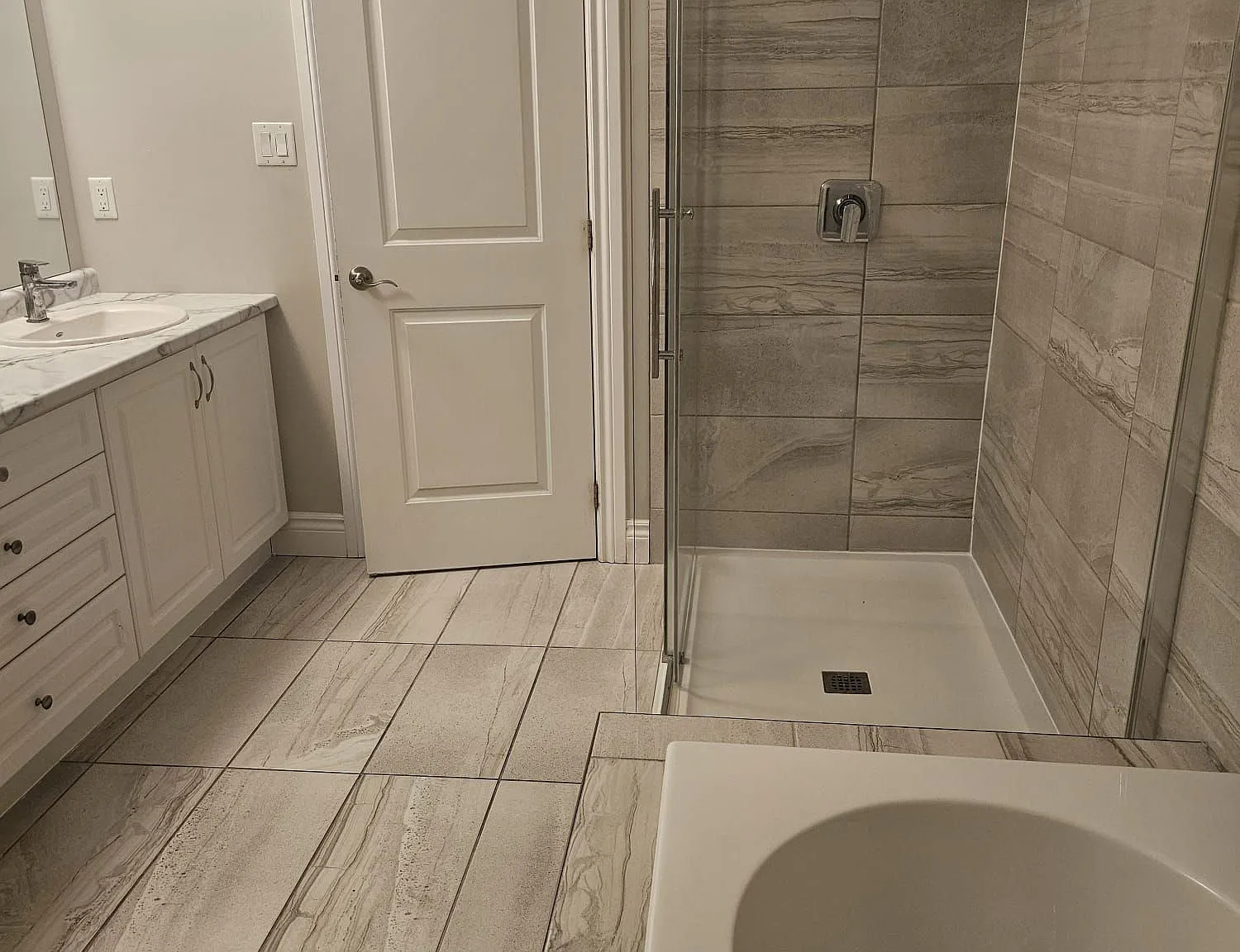 4 bed, $2,900 — Photo 2