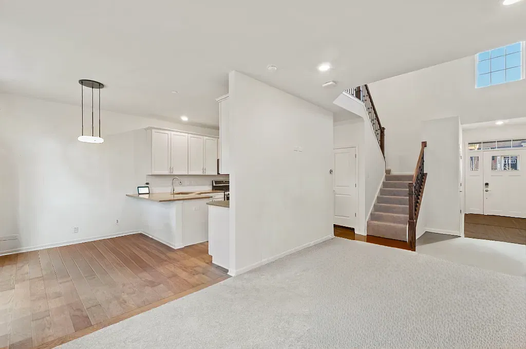 2 bed, 2.5 bath, 1481 sqft, $2,900 — Photo 4