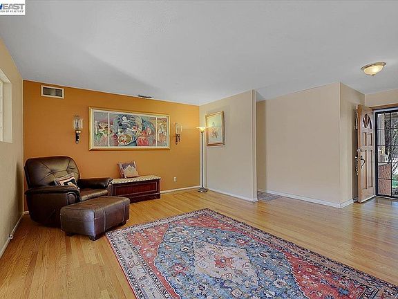 5th image of 1816 Eastern Ave