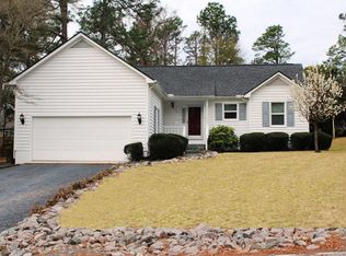 2415 Longleaf Dr W, Pinehurst, NC 28374