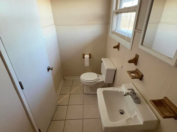 5008 Skyview Dr, Knoxville, TN 37917