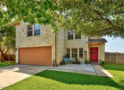 1st image of 940 Whispering Hollow Dr