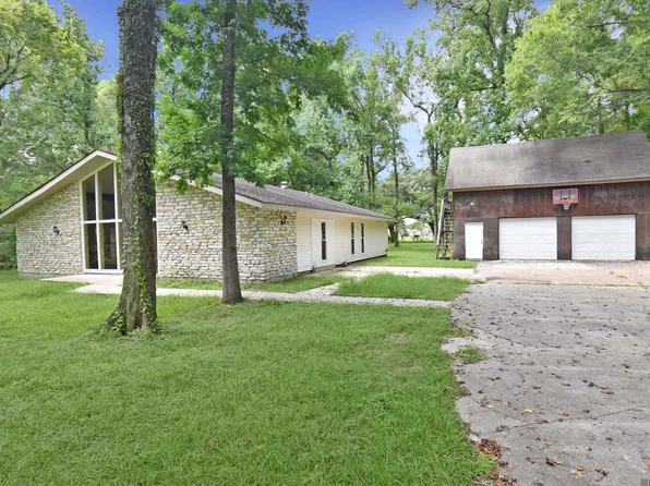 10560 Shadow Lake Dr, Geismar, LA 70734