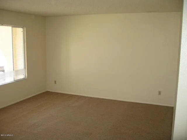1933 E Apollo Ave — Photo 16