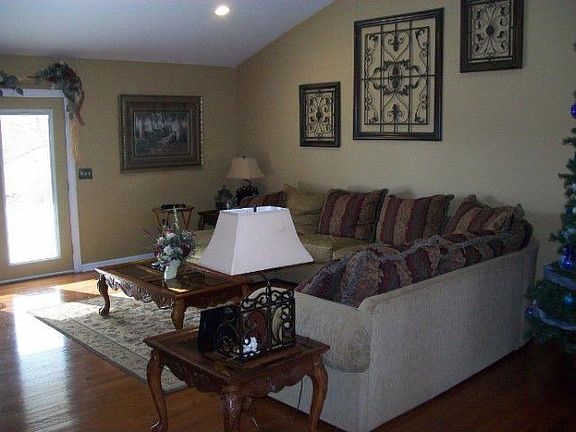3rd image of 136 Ramsey Dr