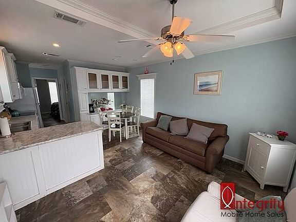 5th image of 2744 Camper Ave