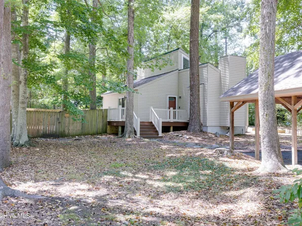 105 Tanglewood Drive, Greenville, NC 27858