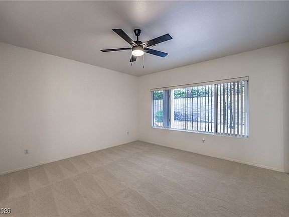 4th image of 2573 Grandville Ave