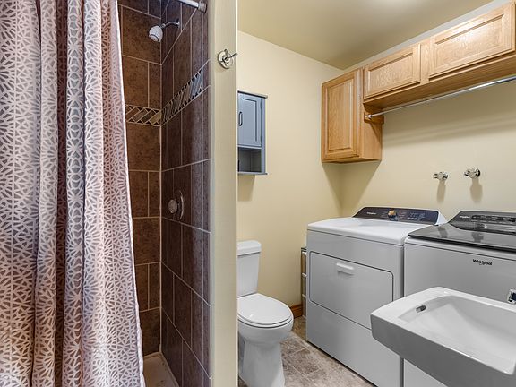 5th image of 1037 Cypress Dr