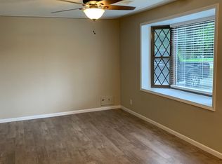 586 N Peterson Rd, Muskegon, MI 49445