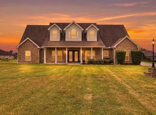 1030 Drake Dr, Bridge City, TX 77611