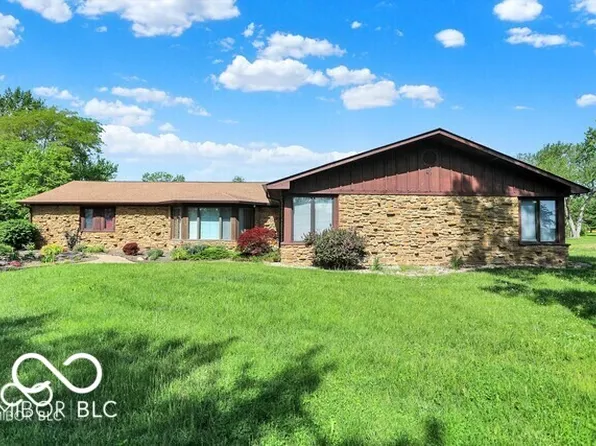 5272 N Graham Rd, Whiteland, IN 46184