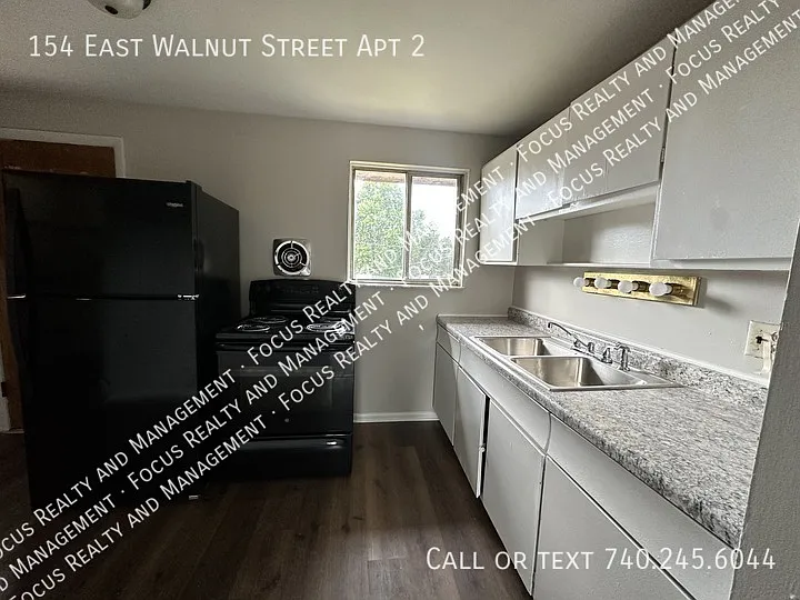 154 E Walnut St #2 — Photo 10