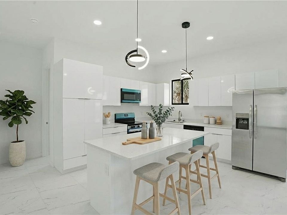 1st image of 472 Rajah St