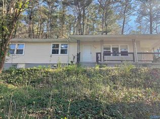 617 Noccalula Rd, Gadsden, AL 35904