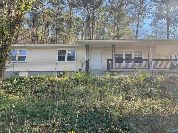 617 Noccalula Rd, Gadsden, AL 35904
