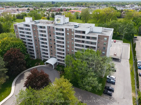 365 Geneva St #407, Saint Catharines, ON L2N 5S7