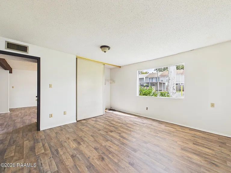 200 High Meadows Blvd — Photo 4