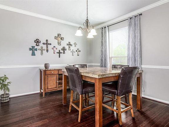 5th image of 13603 Robin Hill Ct
