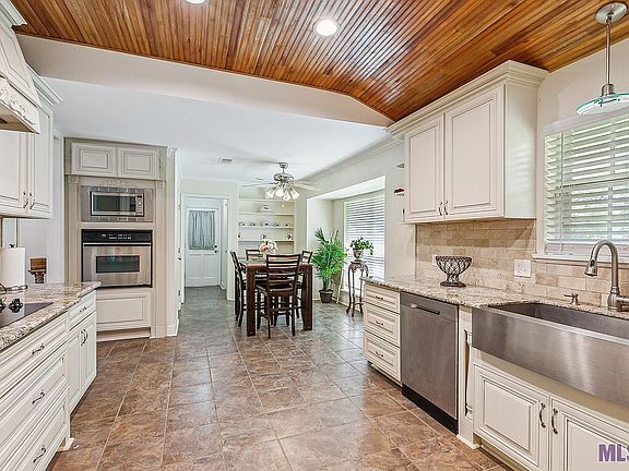 4th image of 17461 Belle Helene Dr