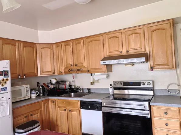 3694 Persimmon Cir Room 2, Fairfax, VA 22031