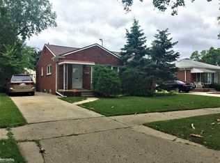 23091 Parklawn St, Oak Park, MI