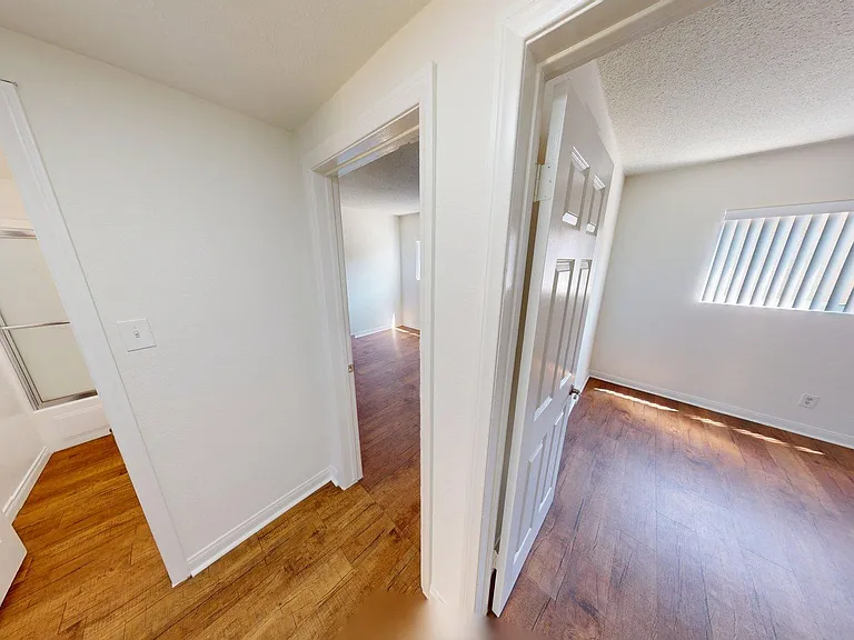 15130 Woodruff — Photo 11