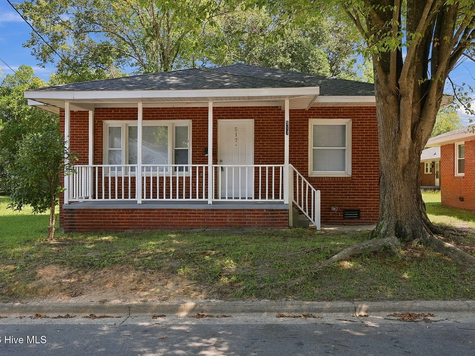 2 bed, 1.0 bath, 1056 sqft, $1,250 — Photo 4