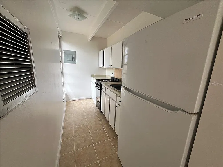 1707 Club Cir #1707 — Photo 3