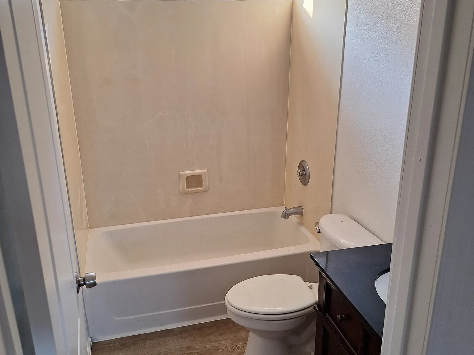 3 bed, 1286 sqft, $2,100 — Photo 4