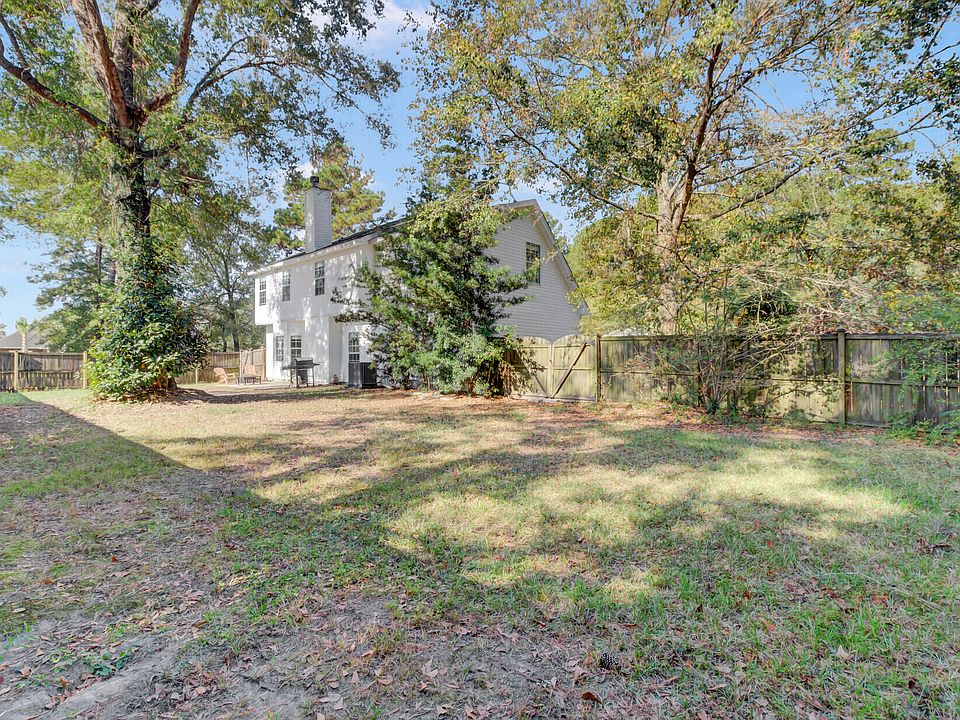 2nd image of 1600 Windsor Ln